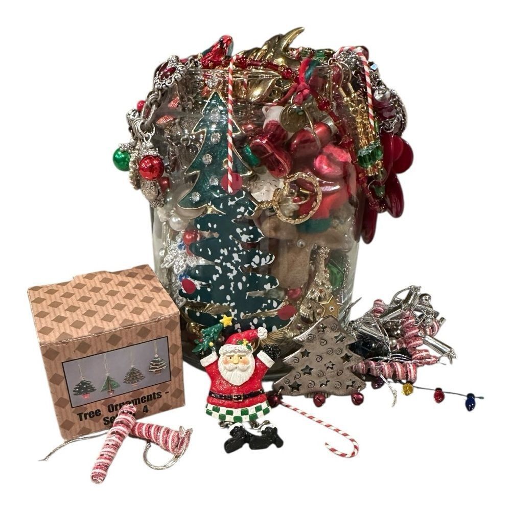 Estate Jewlery Jar of surprised Festive Christmas Jewelry and more - Picture 3 of 9